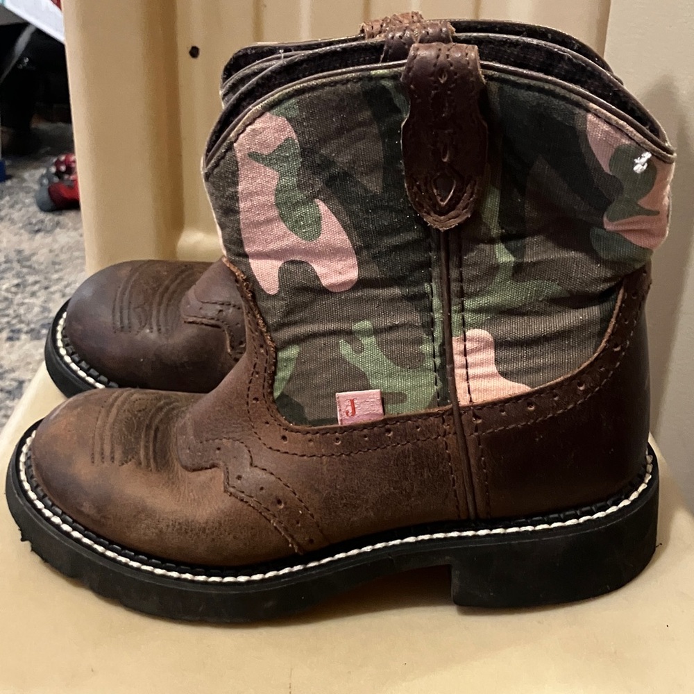 Justin Boots Kids Camo and Brown Boots - Picture 2 of 5